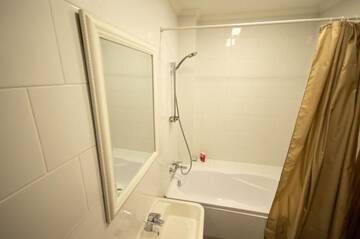 Фото номера Апартаменты с 2 спальнями Апартаменты Kyiv Rouge Apartment г. Киев 36