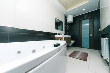 Фото номера Апартаменты с 1 спальней Апартаменты Hotrent Deluxe Arena City г. Киев 10
