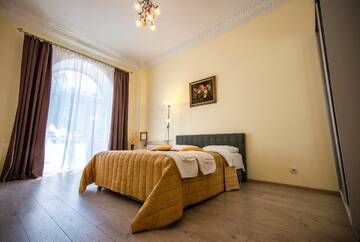 Фото номера Апартаменты с 1 спальней Апартаменты Kyiv Khreschatyk 2Rooms VIP Apartment г. Киев 14