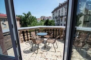 Фото номера Апартаменты с 1 спальней Апартаменты Kyiv Khreschatyk 2Rooms VIP Apartment г. Киев 28
