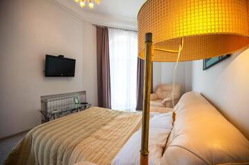 Фото номера Апартаменты с 1 спальней Апартаменты Kyiv Khreschatyk 2Rooms VIP Apartment г. Киев 40