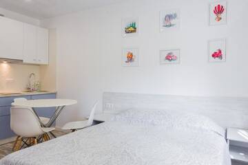 Фото номера Апартаменты-студио Апартаменты Sunny apartments on Lomonosova 36 г. Киев 25
