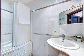 Фото номера Апартаменты с 2 спальнями Апартаменты Apartment on the street. Leo Tolstoy, 51 г. Киев 27