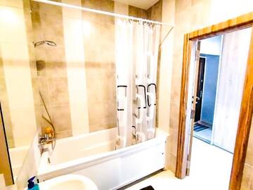 Фото номера Апартаменты с 1 спальней Апартаменты 074 Apartments near Zhuliany Airport, Sofievskaya Borsha г. Киев 17
