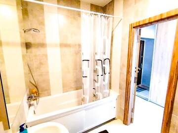 Фото номера Апартаменты с 1 спальней Апартаменты 074 Apartments near Zhuliany Airport, Sofievskaya Borsha г. Киев 27