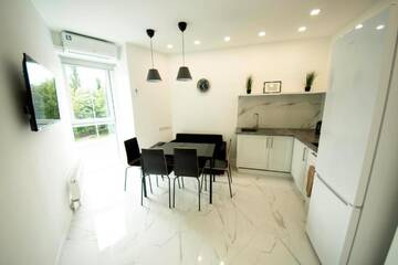 Фото номера Апартаменты с 3 спальнями Апартаменты Apartments on Lipkovsky г. Киев 46