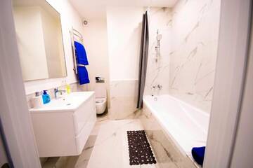 Фото номера Апартаменты с 3 спальнями Апартаменты Apartments on Lipkovsky г. Киев 30