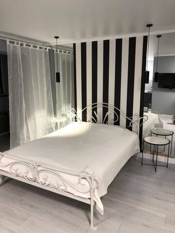 Фото номера Апартаменты с 1 спальней Апартаменты Charming studio in Pechersk г. Киев 13