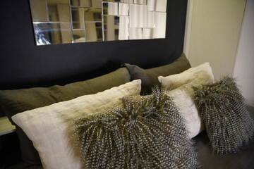Фото номера Апартаменты с 1 спальней Апартаменты the FENDI -In City Center г. Киев 46