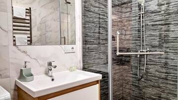 Фото номера Апартаменты с 1 спальней Апартаменты 59 Cozy apartment nearby with Central Railway Station г. Киев 63