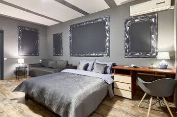 Фото номера Апартаменты с 3 спальнями Апартаменты V 80-28 MODERN SUPER LOFT - THREE NEW 3BEDROOMS 100 m2 FOR BIG COMPANY, GOOD VIEW ON OLYMPIC STADIUM, Velyka Vasylkivska St, 80 г. Киев 20