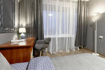Фото номера Апартаменты с 3 спальнями Апартаменты V 80-28 MODERN SUPER LOFT - THREE NEW 3BEDROOMS 100 m2 FOR BIG COMPANY, GOOD VIEW ON OLYMPIC STADIUM, Velyka Vasylkivska St, 80 г. Киев 23