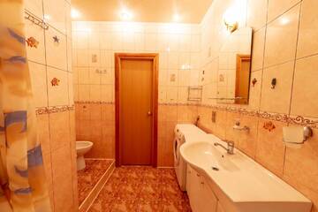Фото номера Апартаменты с 2 спальнями Апартаменты Comfortable three bedroom apartment st. Kutuzova, 14 г. Киев 20