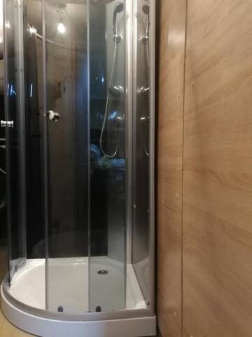 Фото номера Кровать в общем 6-местном номере Хостелы Hostel on metro Svyatoshino Kak doma г. Киев 2