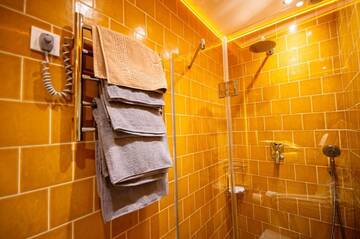 Фото номера Двухместный номер с 1 кроватью Отель Kyiv Panorama Apartments near Gulliver г. Киев 7