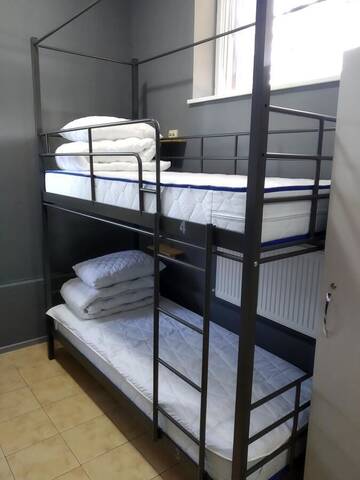 Фото номера Двухместный номер с 2 отдельными кроватями Хостелы MegaHostel г. Киев 4