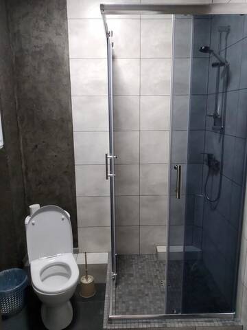 Фото номера Спальное место на двухъярусной кровати в общем номере для мужчин Хостелы MegaHostel г. Киев 11