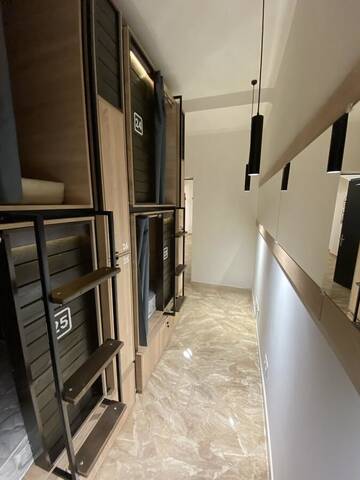 Фото номера Кровать в общем номере для мужчин с 4 кроватями Хостелы UNEED Friendly Hostel г. Киев 5