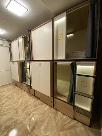 Фото номера Кровать в общем 6-местном номере для женщин Хостелы UNEED Friendly Hostel г. Киев 3