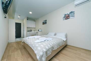 Фото номера Улучшенный номер с кроватью размера «king-size» Апарт-отели FlatRent SmartHouse г. Киев 7