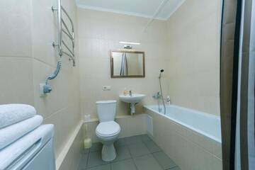 Фото номера Апартаменты Апартаменты Cozy Apartment on Gmyri 12b near metro Poznyaki г. Киев 21