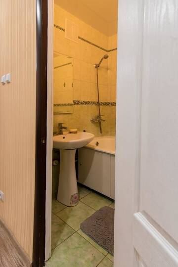 Фото номера Улучшенные апартаменты Апартаменты APARTMENS street Trostyanetskaya г. Киев 8
