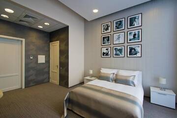 Фото номера Большой двухместный номер с 1 кроватью Отель Airport Hotel г. Киев 3