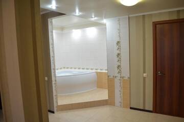 Фото номера Люкс с видом на озеро Отель SunLake Hotel Osokorki г. Киев 6