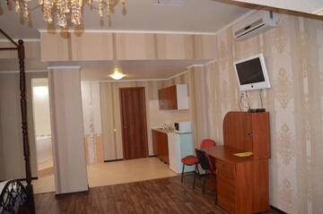 Фото номера Люкс с видом на озеро Отель SunLake Hotel Osokorki г. Киев 9
