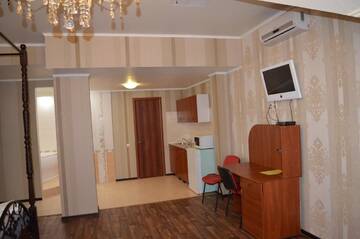 Фото номера Люкс с видом на озеро Отель SunLake Hotel Osokorki г. Киев 3