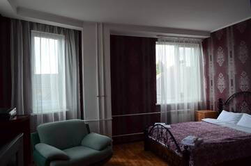 Фото номера Двухместный номер Делюкс с 1 кроватью и душем Отель SunLake Hotel Osokorki г. Киев 3