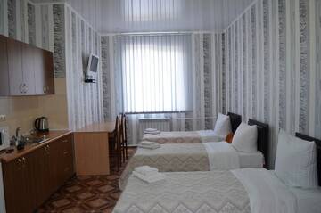 Фото номера Трехместный номер «Комфорт» Отель SunLake Hotel Osokorki г. Киев 4