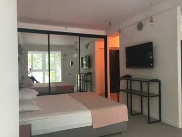 Фото номера Апартаменты-студио Апартаменты Apartment on Hoholivska 1-3 г. Киев 9