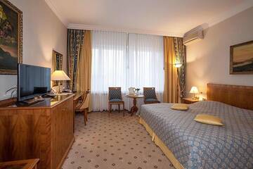 Фото номера Люкс с 2 спальнями Апартаменты Kiev Lypki Signature Apartments г. Киев 5