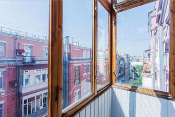 Фото номера Апартаменты с 3 спальнями Апартаменты KyivHome with 3bedrooms, Jaccuzzi, Sauna г. Киев 46