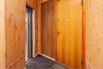 Фото номера Апартаменты с 3 спальнями Апартаменты KyivHome with 3bedrooms, Jaccuzzi, Sauna г. Киев 47