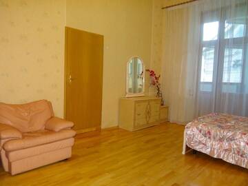 Фото номера Апартаменты с 3 спальнями Апартаменты KyivHome with 3bedrooms, Jaccuzzi, Sauna г. Киев 12
