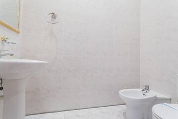 Фото номера Апартаменты с 3 спальнями Апартаменты KyivHome with 3bedrooms, Jaccuzzi, Sauna г. Киев 17