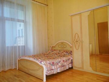 Фото номера Апартаменты с 3 спальнями Апартаменты KyivHome with 3bedrooms, Jaccuzzi, Sauna г. Киев 65