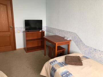 Фото номера Бюджетный двухместный номер с 2 отдельными кроватями Отель Mini Hotel on Brovarskaya г. Киев 5