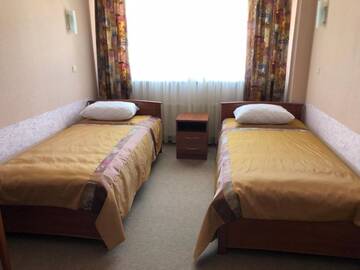 Фото номера Двухместный номер эконом-класса с 2 отдельными кроватями Отель Mini Hotel on Brovarskaya г. Киев 8