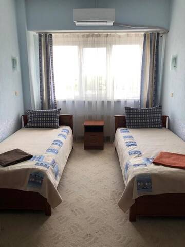 Фото номера Двухместный номер эконом-класса с 2 отдельными кроватями Отель Mini Hotel on Brovarskaya г. Киев 3