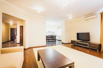 Фото номера Апартаменты Апартаменты VIP apt."Modern" near metro, airport г. Киев 33