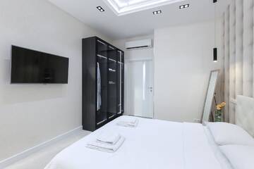Фото номера Апартаменты Делюкс Апартаменты Black&amp;White Apartment in Smart Plaza г. Киев 24