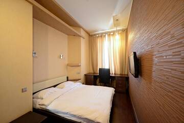 Фото номера Апартаменты с балконом Апартаменты Pushkinskaya Apartments г. Киев 4