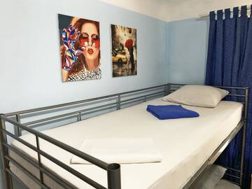 Фото номера Кровать в общем 6-местном номере Хостелы Alla House Hostel г. Киев 8