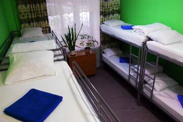 Фото номера Кровать в общем 8-местном номере для мужчин и женщин Хостелы Alla House Hostel г. Киев 8