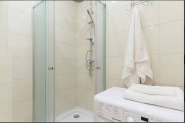 Фото номера Апартаменты-студио Апартаменты Comfort Town Love Home г. Киев 7