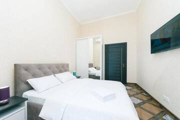 Фото номера Апартаменты Апартаменты 3 bedrooms on Maidan г. Киев 42