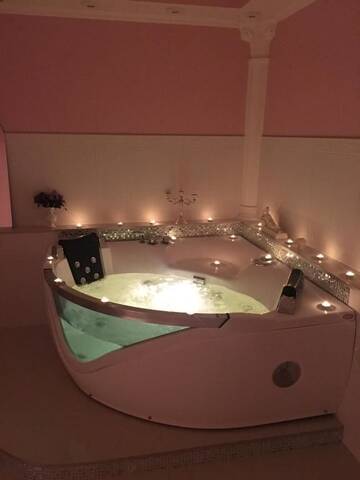 Фото номера Апартаменты-студио Апартаменты Apartment with Jacuzzi Kiev г. Киев 42